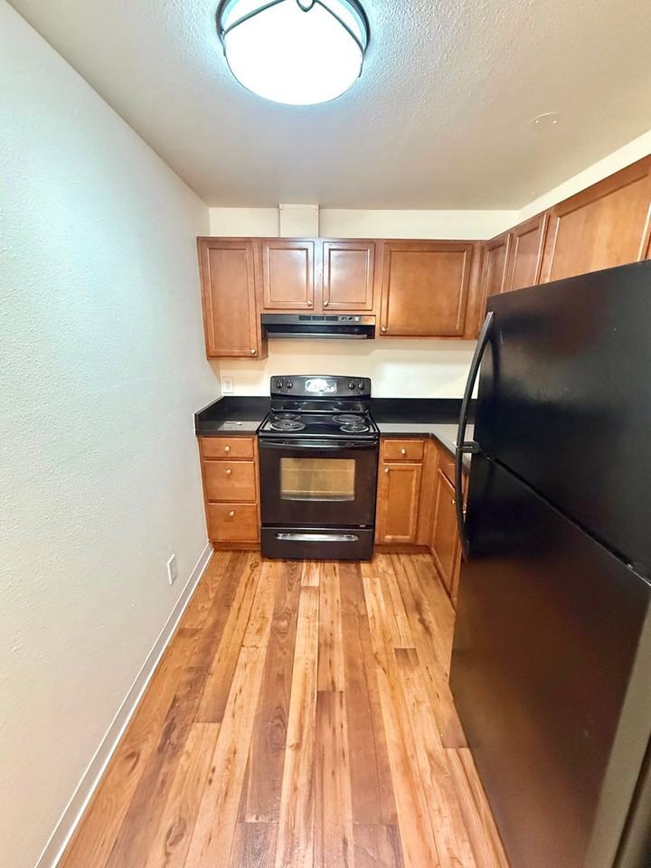 4259 8th Ave Ne #4 - Photo 5 of 26