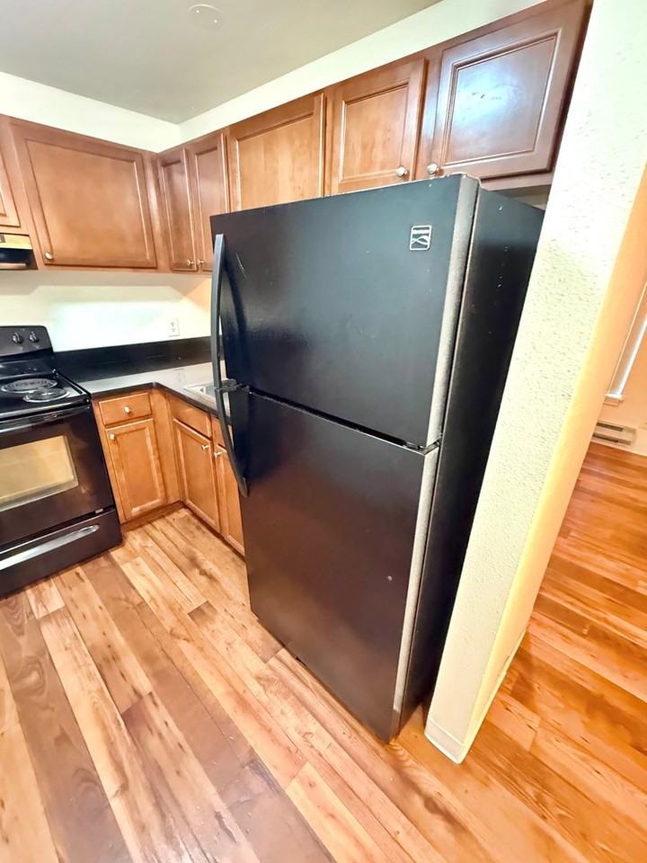 4259 8th Ave Ne #4 - Photo 7 of 26