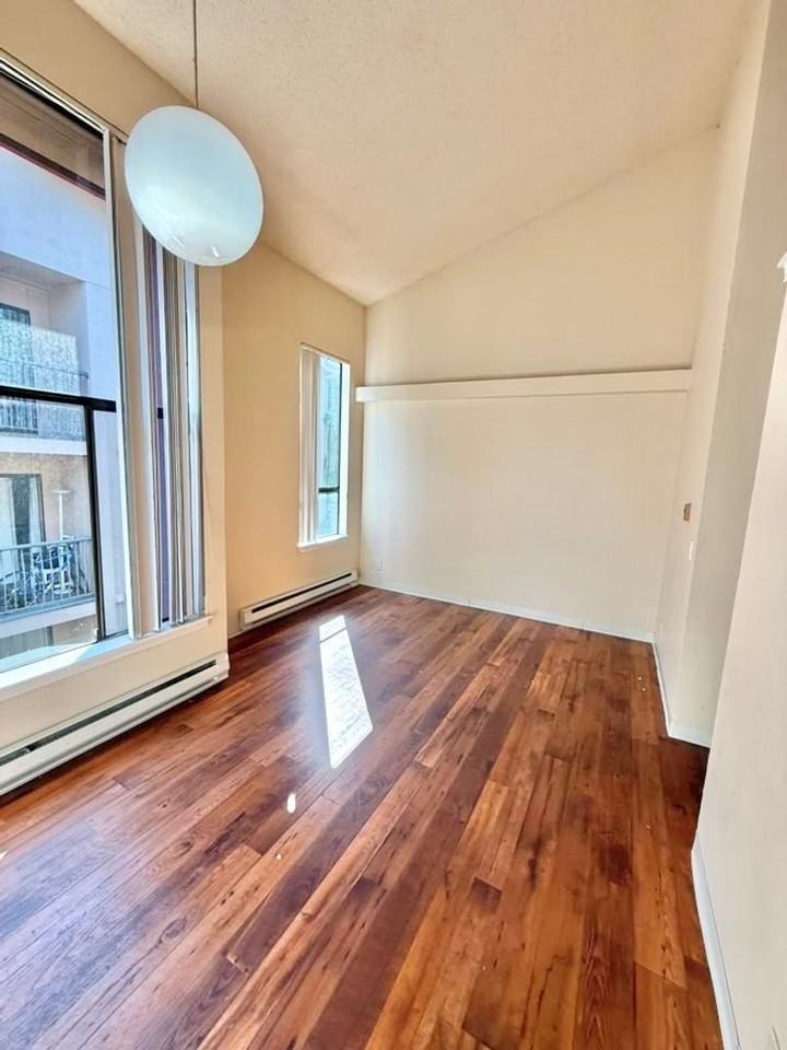 4259 8th Ave Ne #6 - Photo 2 of 23