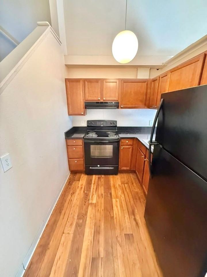 4259 8th Ave Ne #6 - Photo 4 of 23