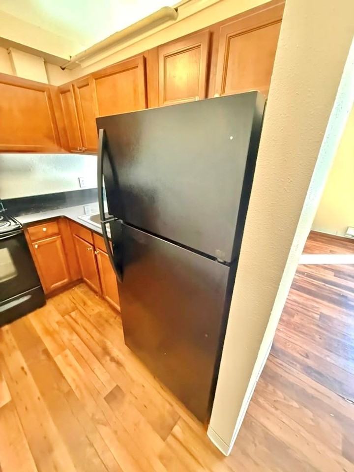 4259 8th Ave Ne #6 - Photo 6 of 23