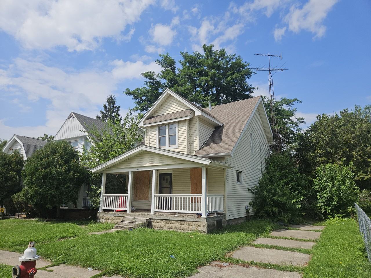 249 E Lake St #NA - Photo 2 of 20