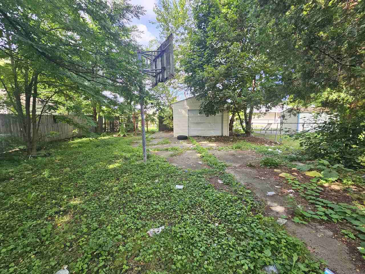 249 E Lake St #NA - Photo 3 of 20