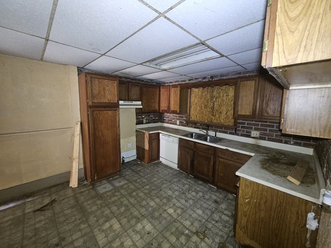 249 E Lake St #NA - Photo 6 of 20