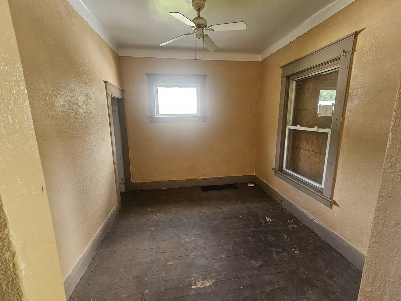249 E Lake St #NA - Photo 7 of 20