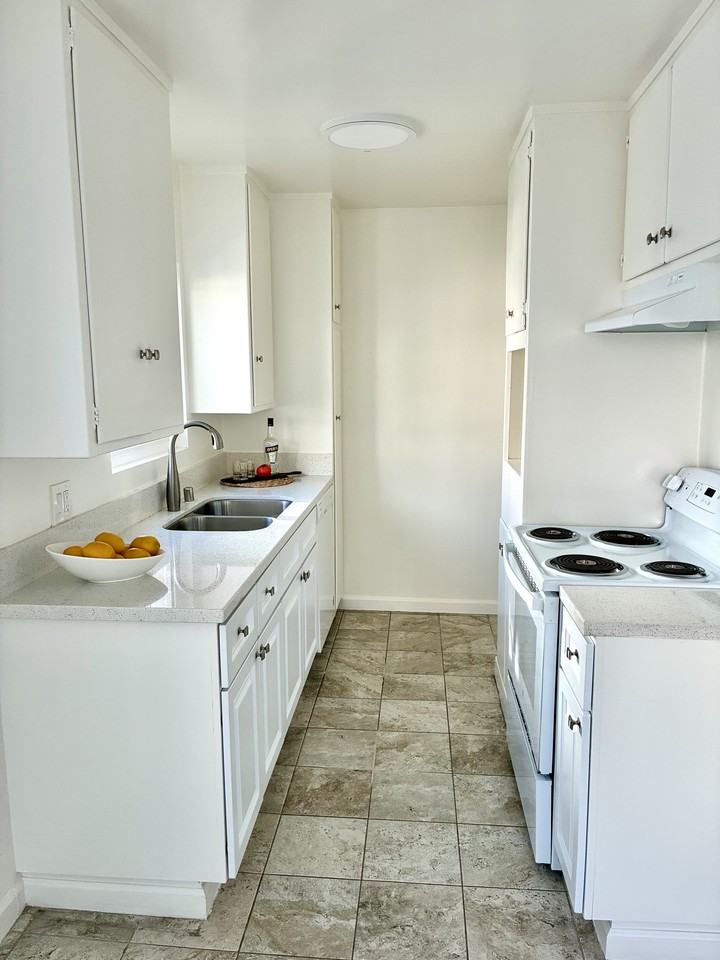 5808 S Pacific Coast Hwy #1 - Photo 6 of 12
