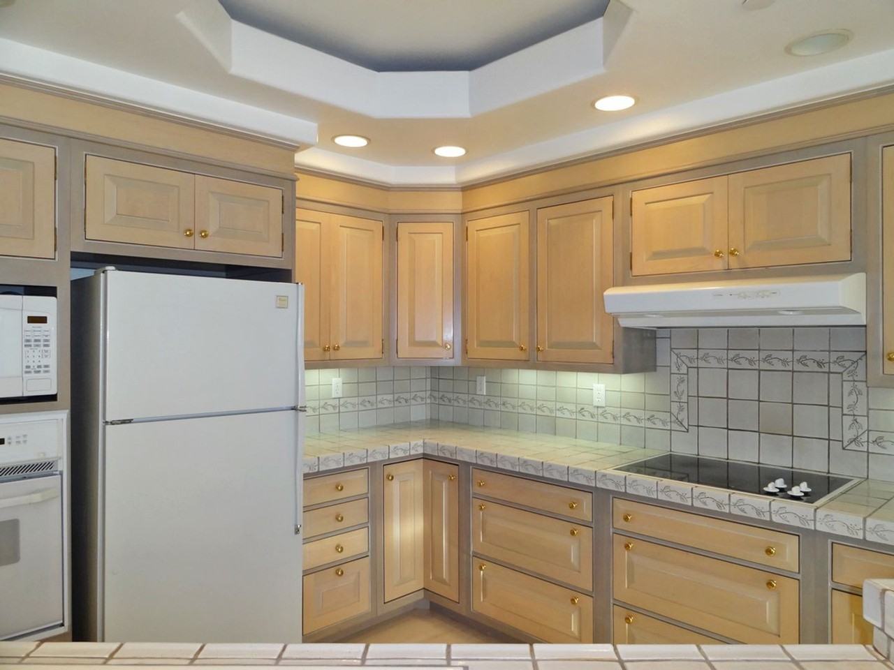 144 S 3rd St #403 - Photo 4 of 15