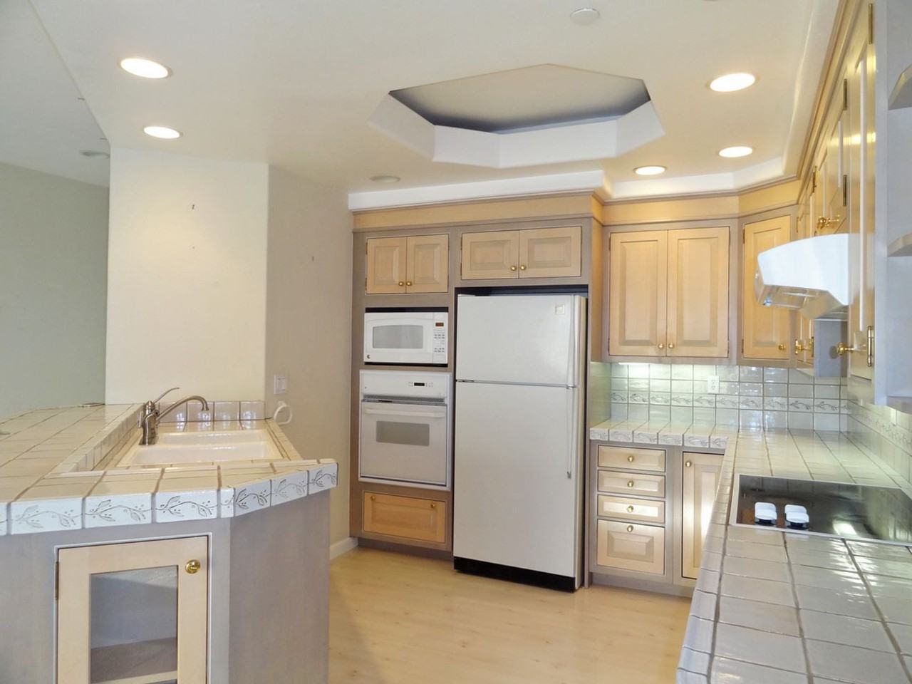 144 S 3rd St #403 - Photo 5 of 15