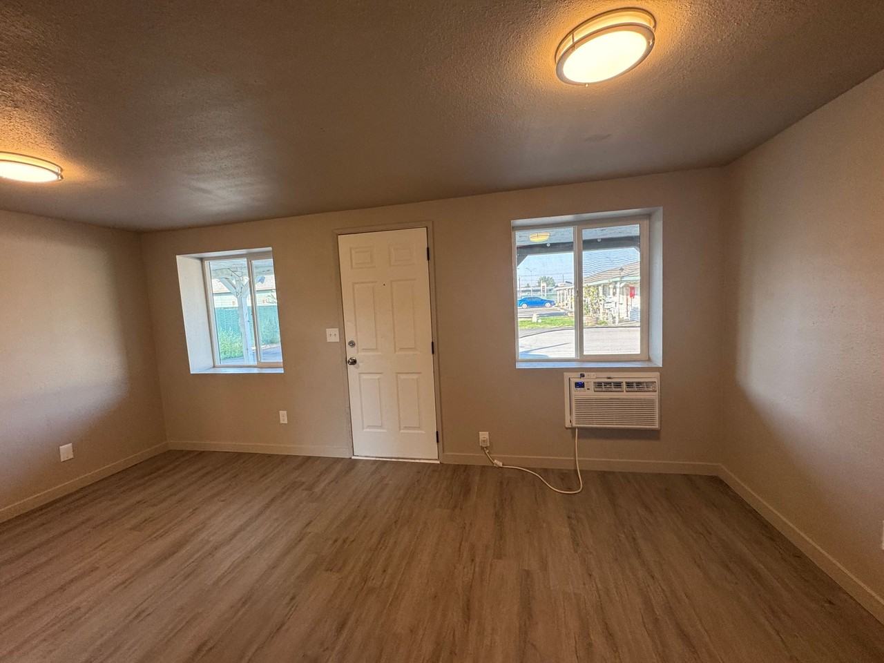 Apartment located in Toppenish - Photo 6 of 11