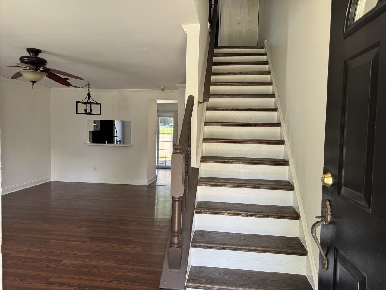 3 Eaton Ct - Photo 2 of 16
