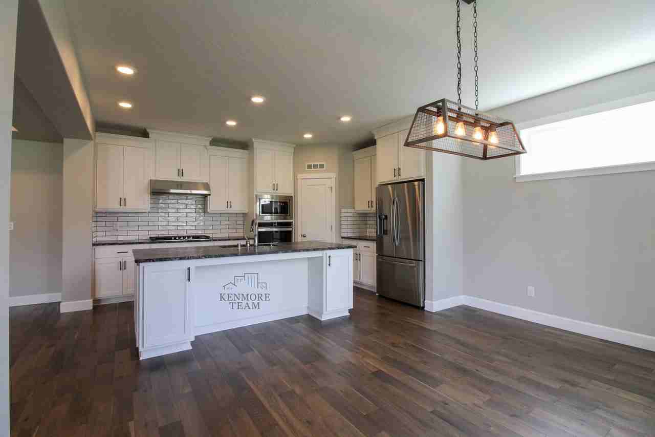 9813 Chinook Ct - Photo 4 of 20