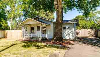 featured image of 2620 G St