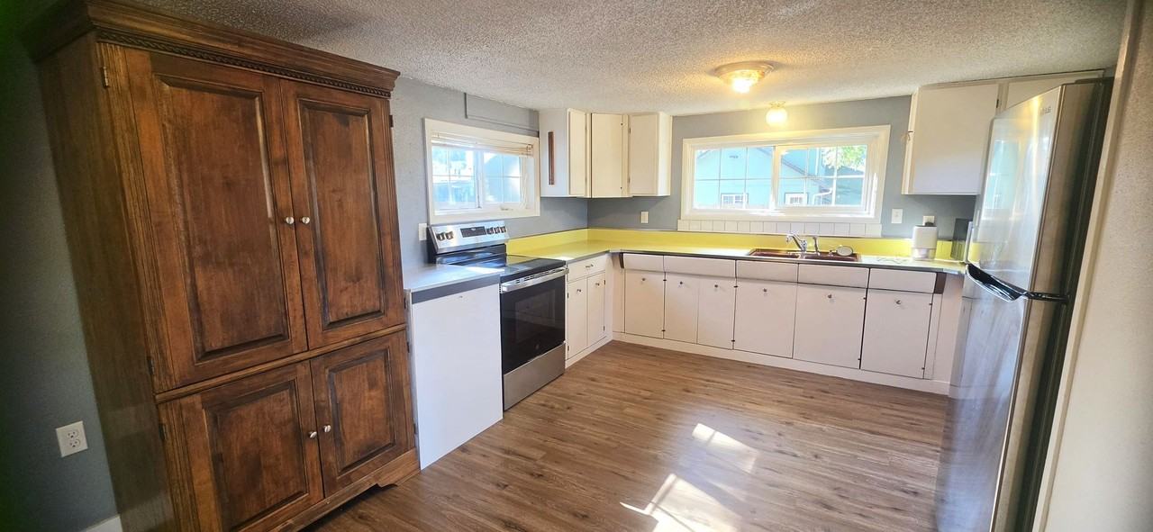 2620 G St - Photo 2 of 20