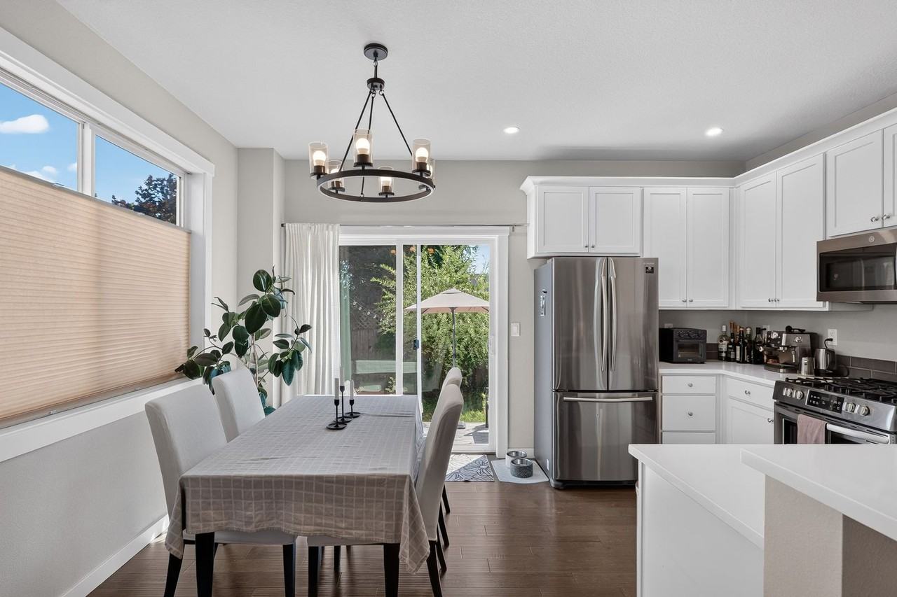 1698 Ne 80th Ave - Photo 4 of 18