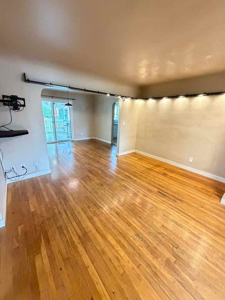480 W Ash St - Photo 4 of 46