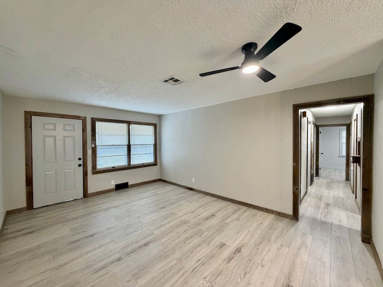 1218 Nw Logan Ave - Photo 5 of 23