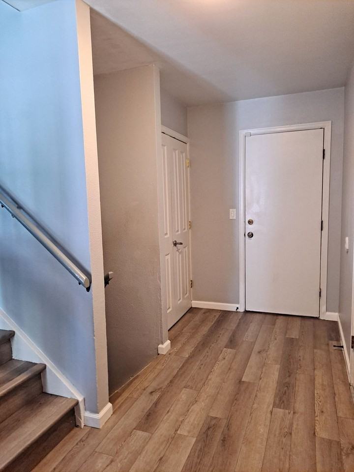 14 Kingsboro Way - Photo 3 of 43