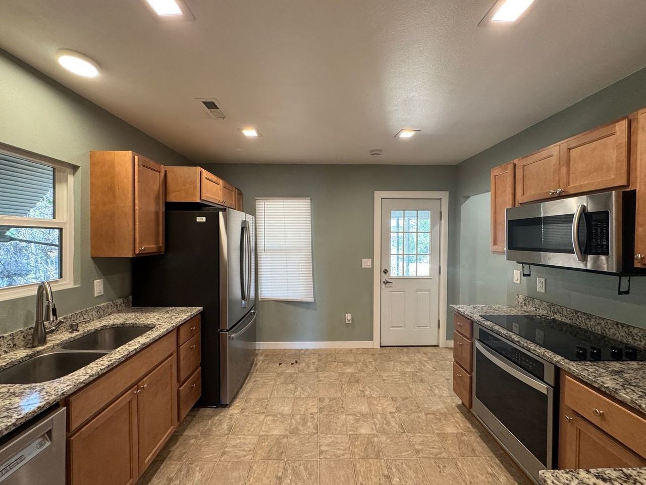 113 E Bartlett Ave - Photo 6 of 10
