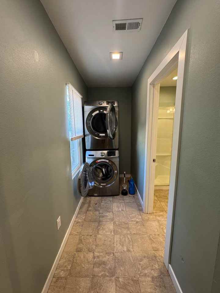 113 E Bartlett Ave - Photo 7 of 10