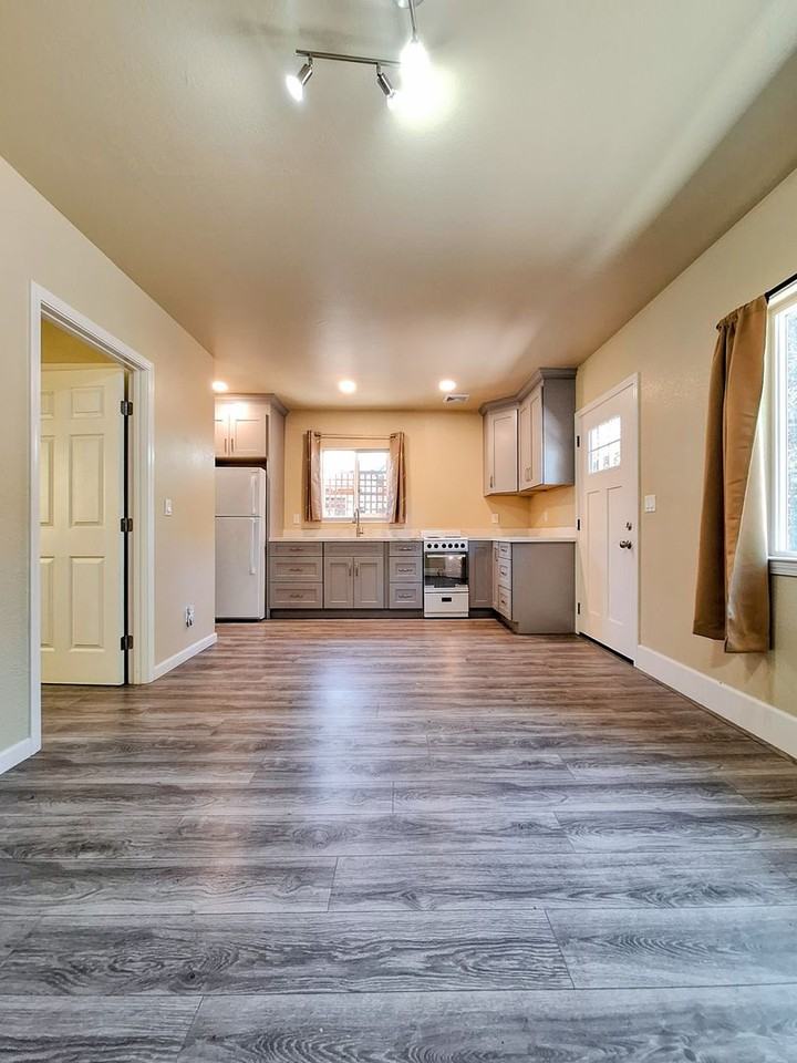 682 S Genevieve Ln - Photo 2 of 16