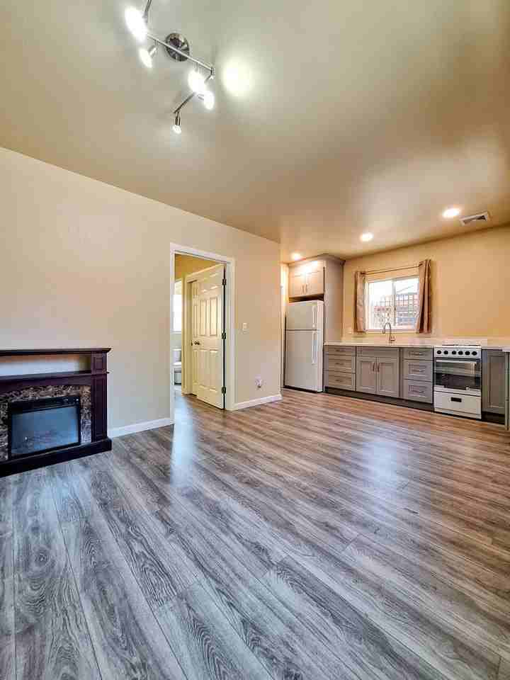 682 S Genevieve Ln - Photo 3 of 16