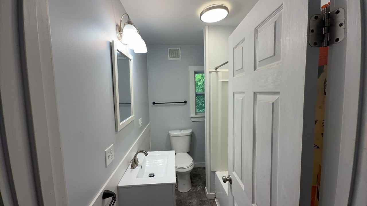 177 Court St - Photo 3 of 7