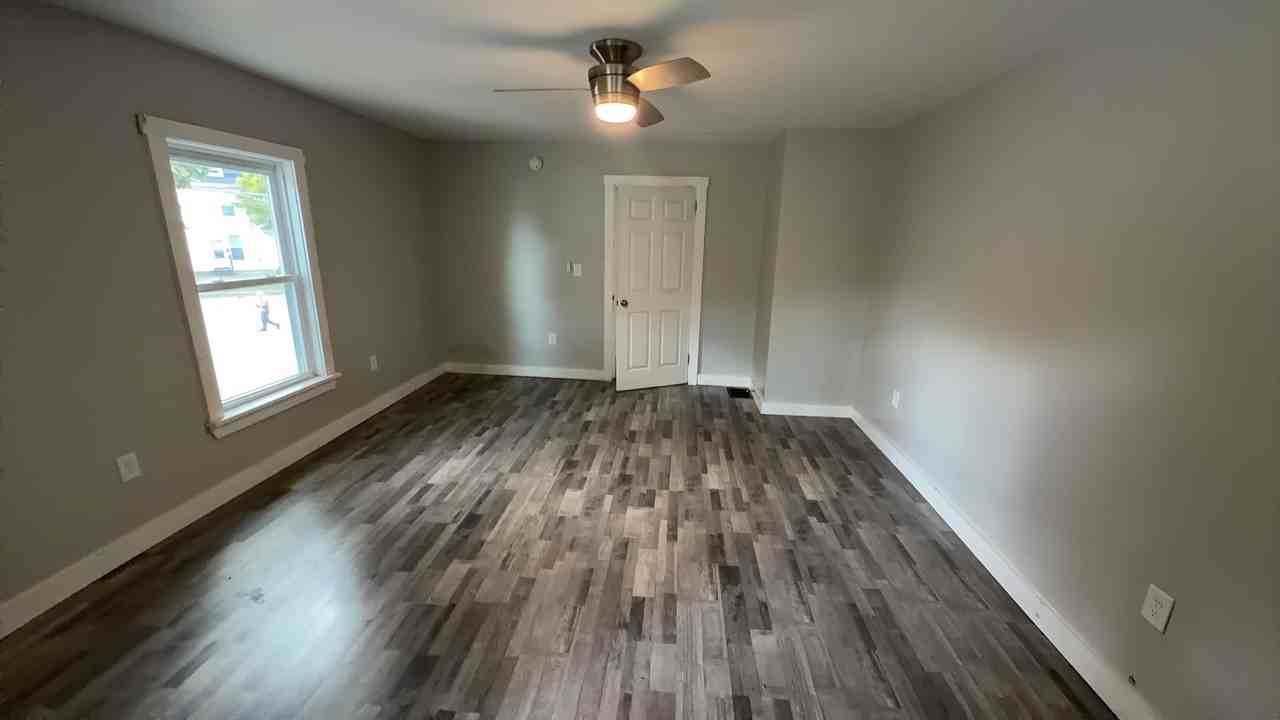 177 Court St - Photo 4 of 7