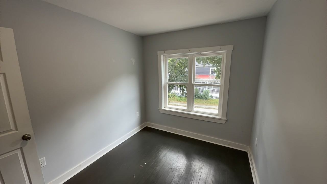 177 Court St - Photo 5 of 7
