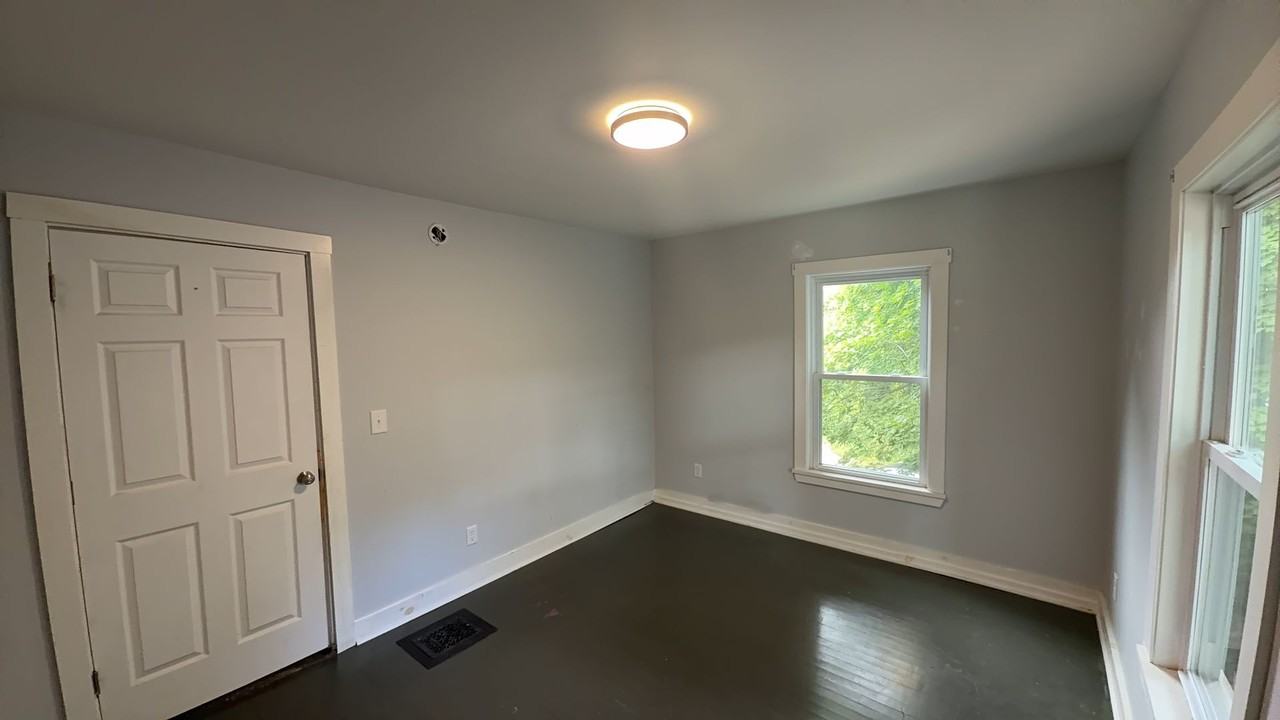 177 Court St - Photo 6 of 7