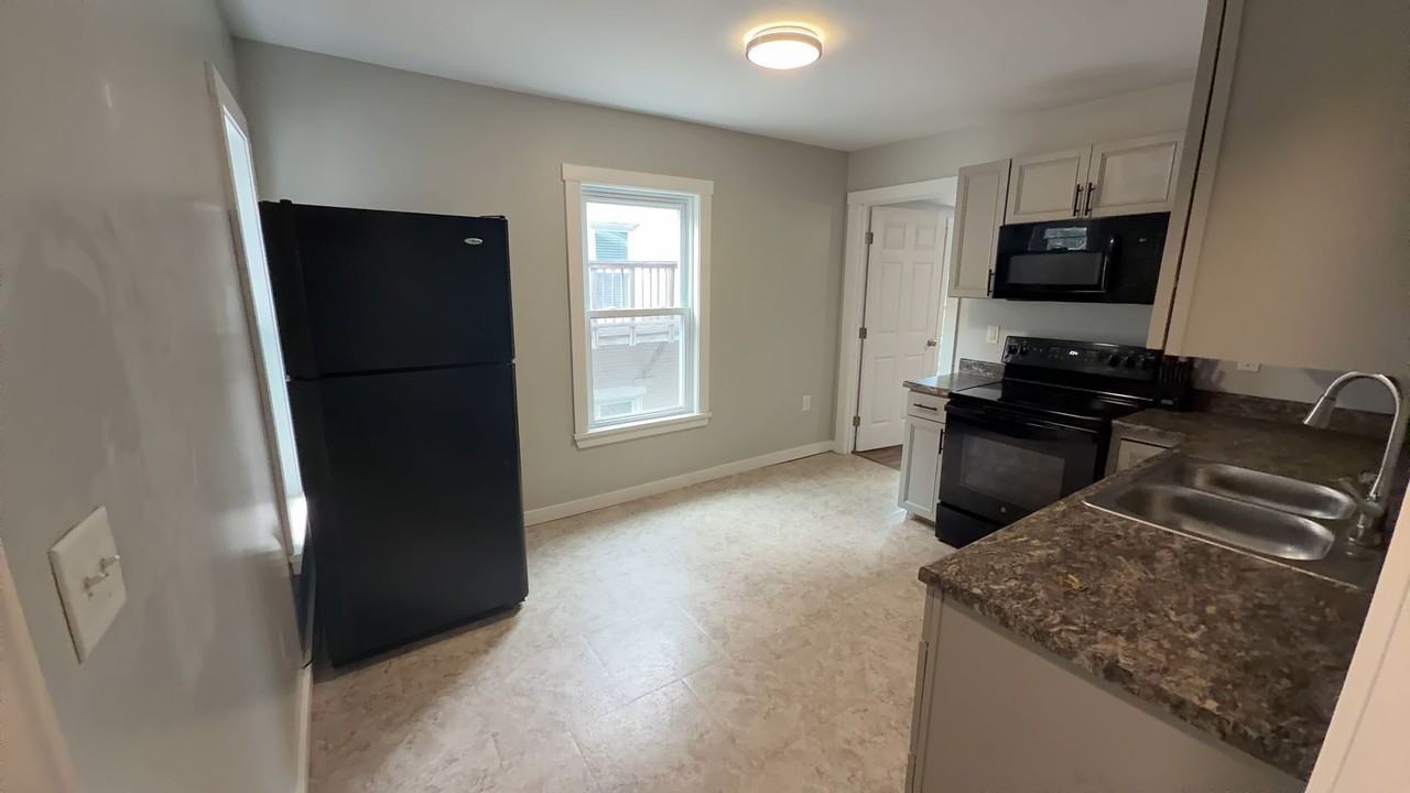 177 Court St - Photo 7 of 7