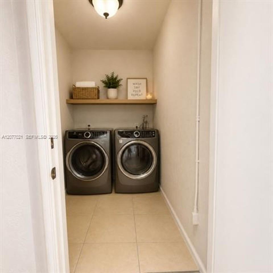 7821 Nw 194th St #0 - Photo 5 of 12