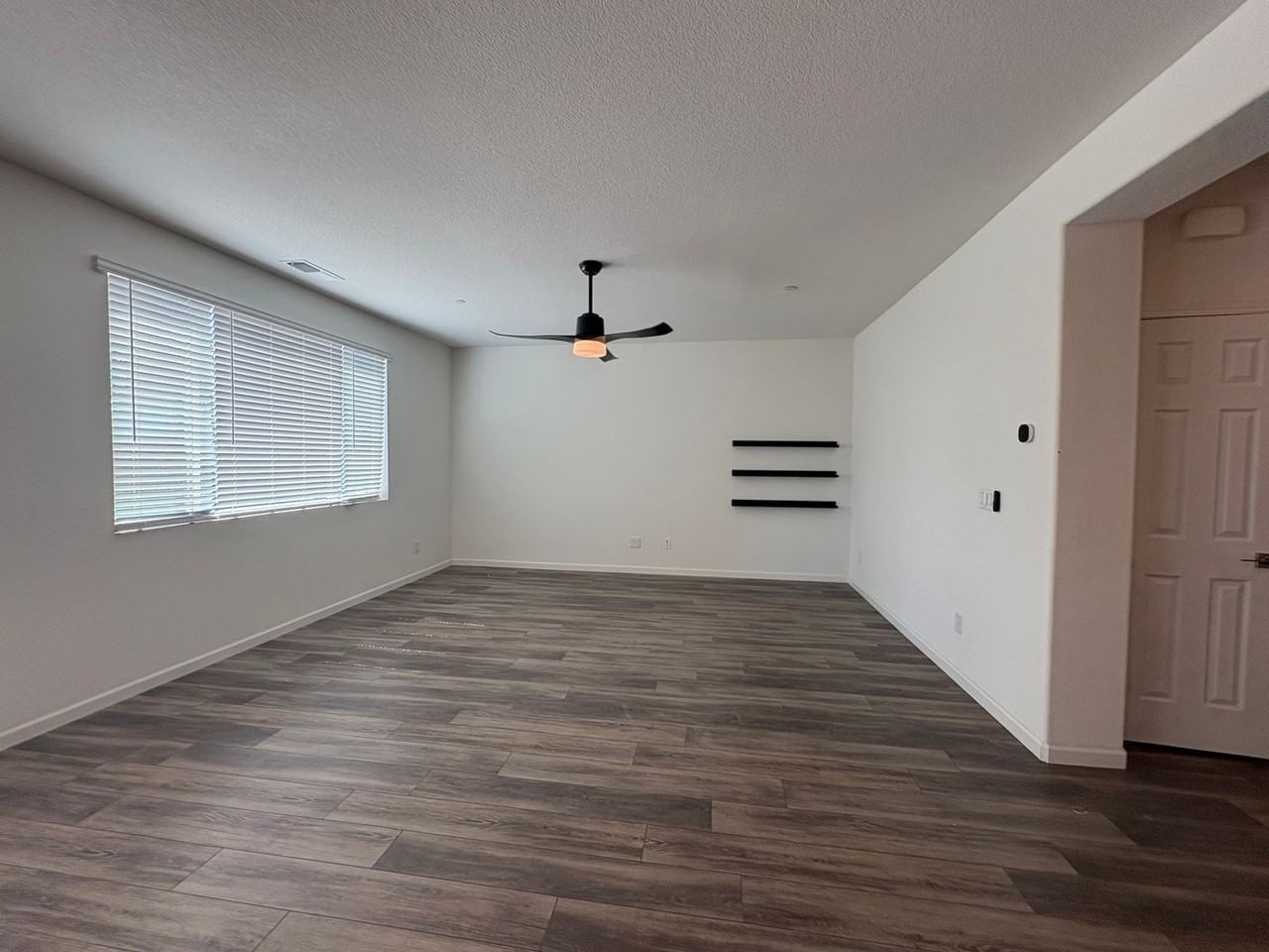 7976 Cobb St - Photo 2 of 18