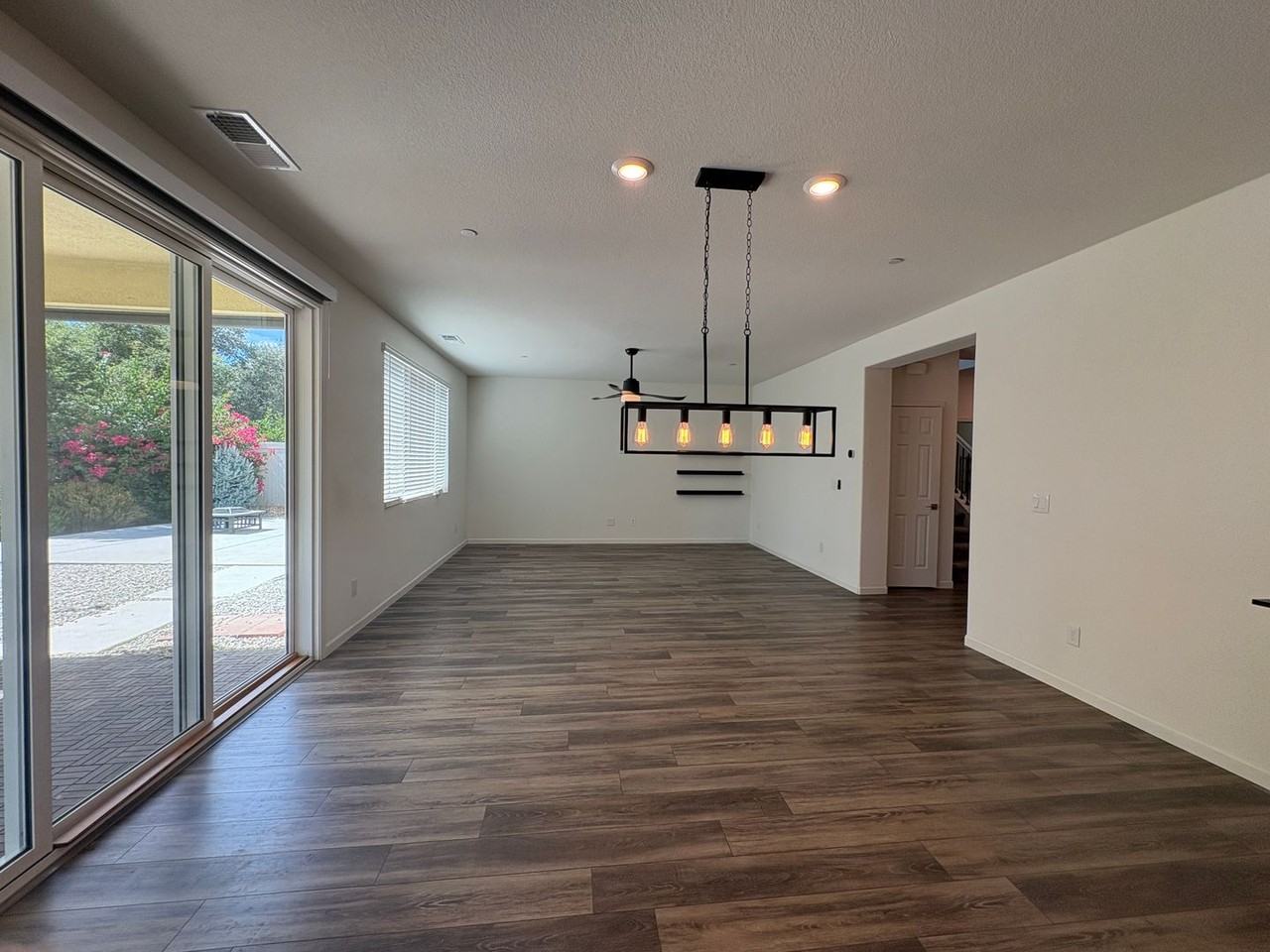 7976 Cobb St - Photo 5 of 18