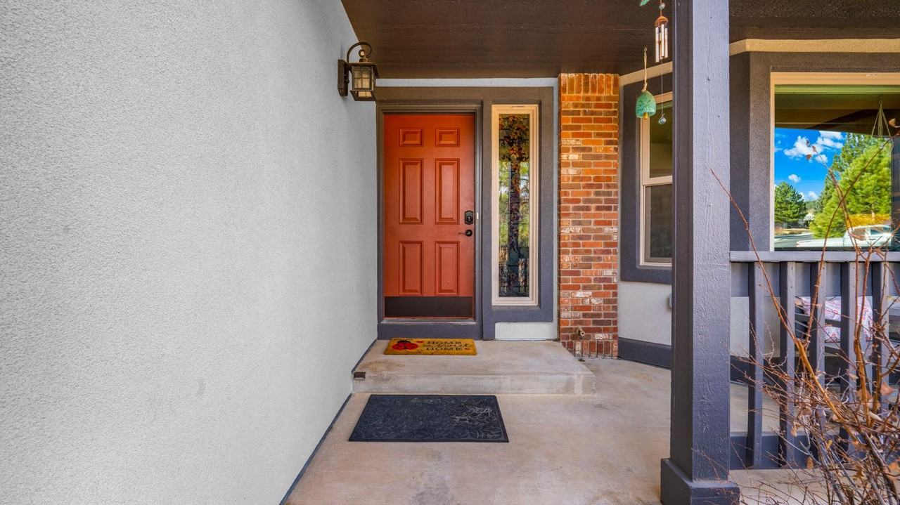 15390 Paddington Cir - Photo 5 of 50