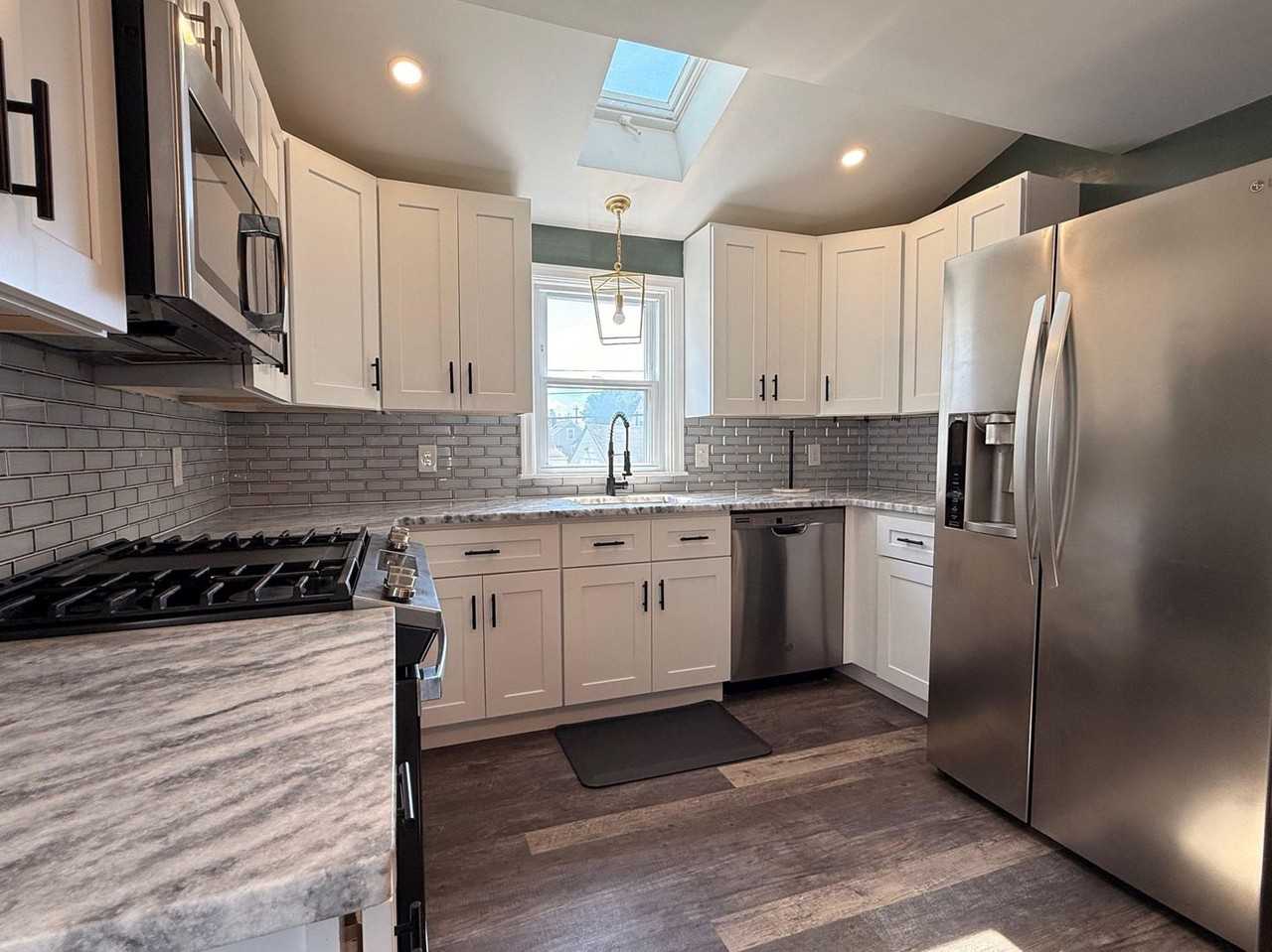 40 Neeld Ln - Photo 2 of 30