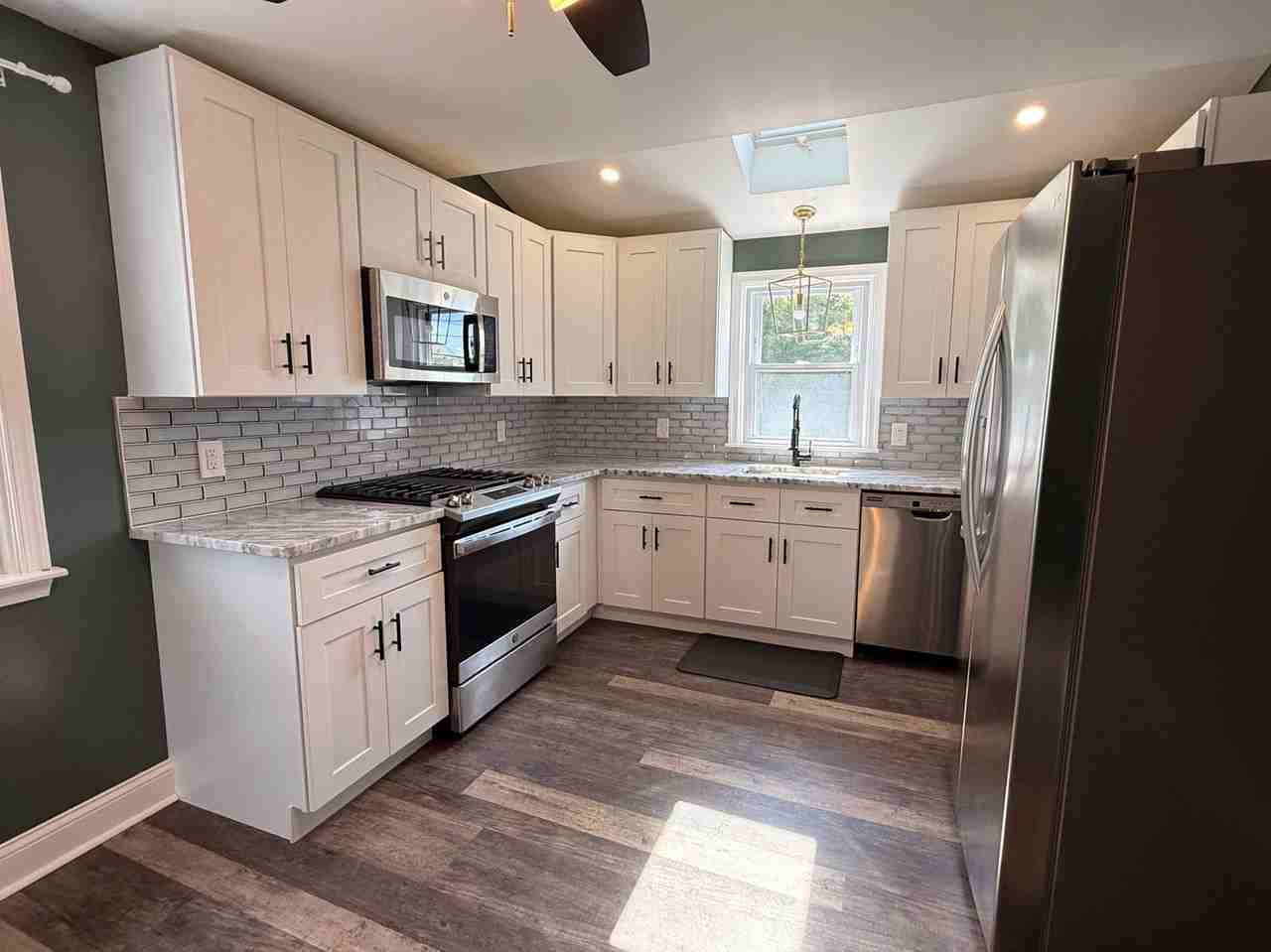 40 Neeld Ln - Photo 3 of 30