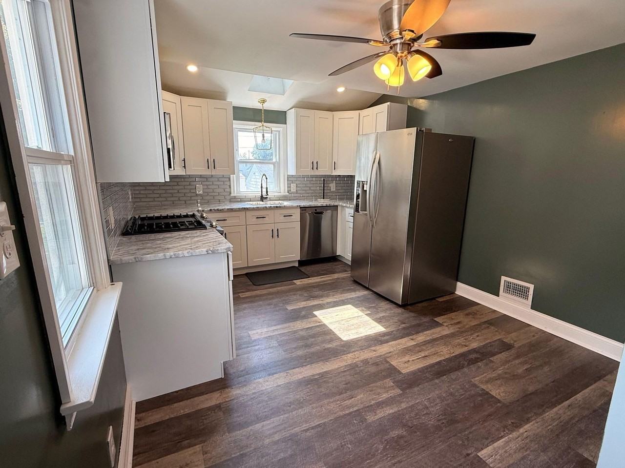 40 Neeld Ln - Photo 4 of 30