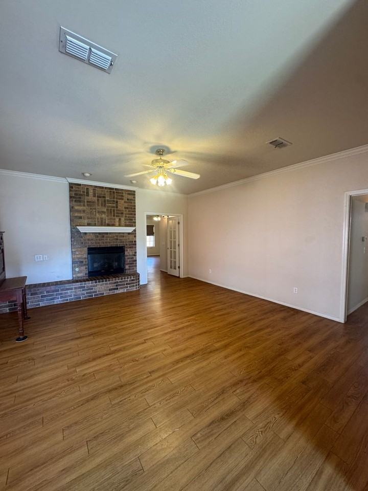 4210 Catalpa Ln - Photo 4 of 23