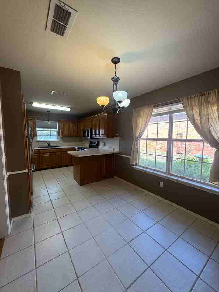 4210 Catalpa Ln - Photo 5 of 23