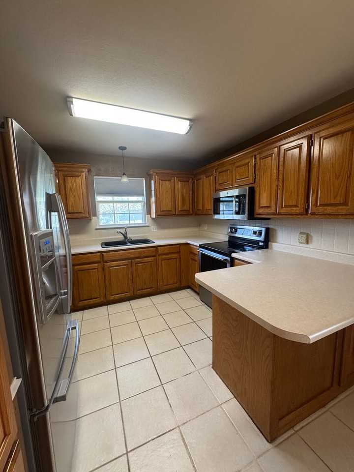 4210 Catalpa Ln - Photo 6 of 23