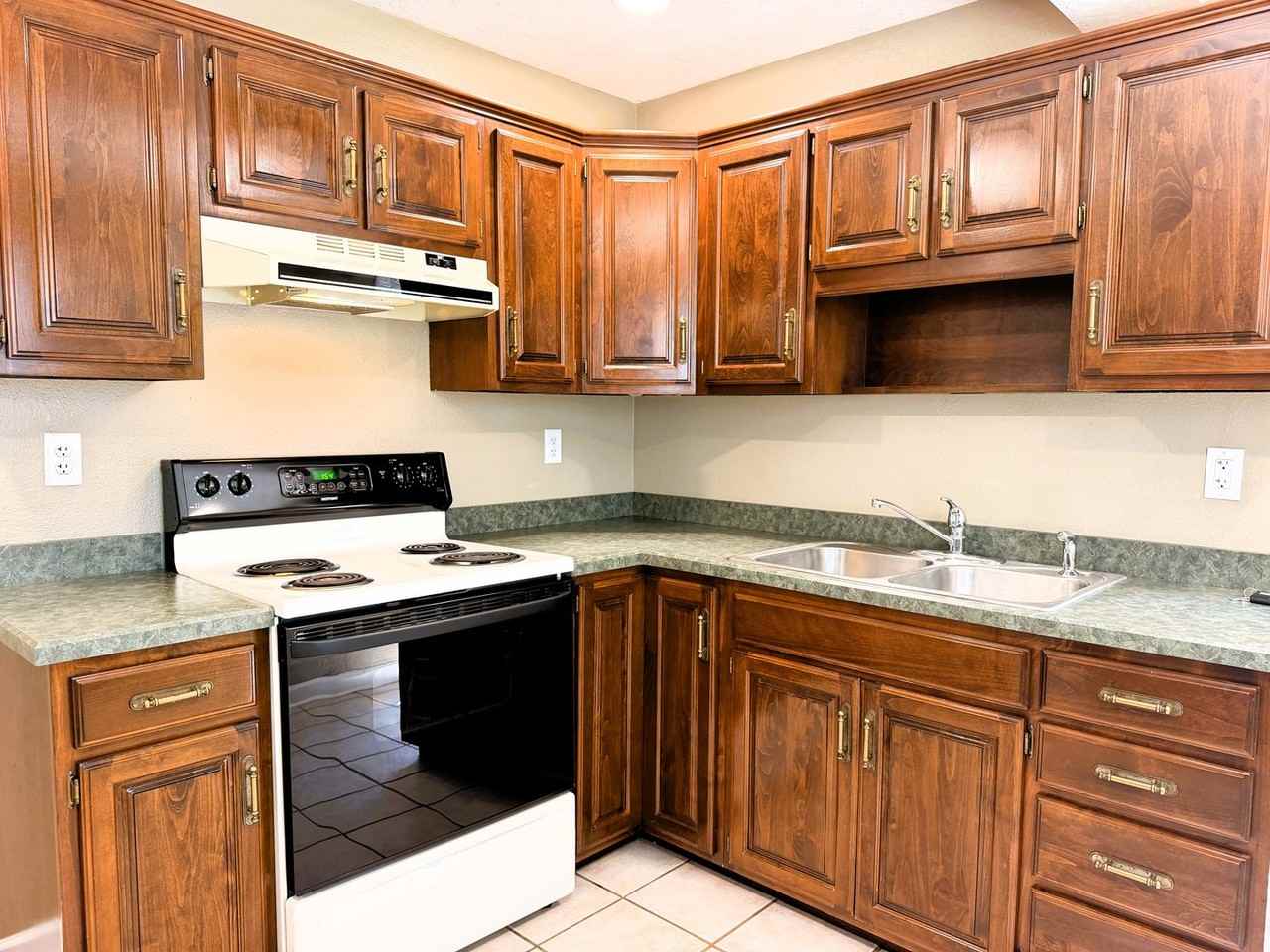 217 Kewanna Dr - Photo 3 of 45