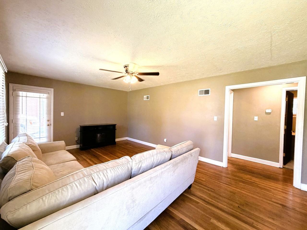 217 Kewanna Dr - Photo 7 of 45