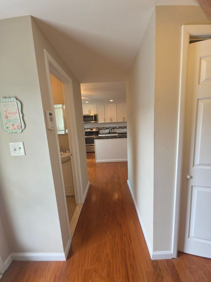 918 Merritt Dr - Photo 4 of 35