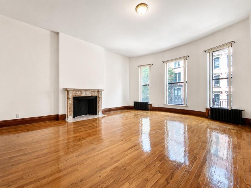 302 W 107th St - Photo 2 of 9