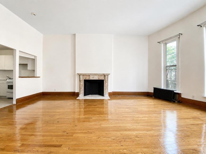 302 W 107th St - Photo 4 of 9