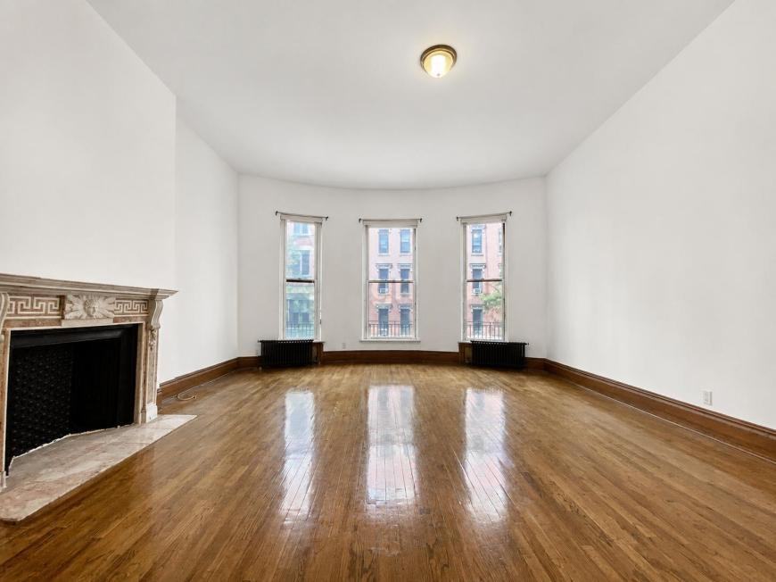 302 W 107th St - Photo 5 of 9