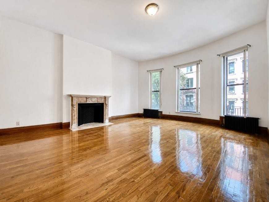 302 W 107th St - Photo 6 of 9