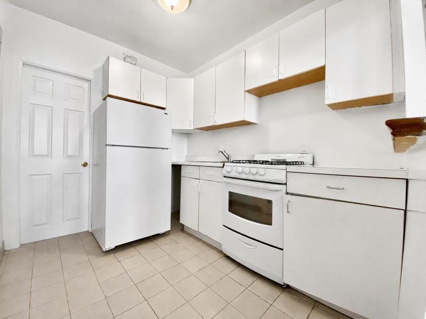 302 W 107th St - Photo 7 of 9