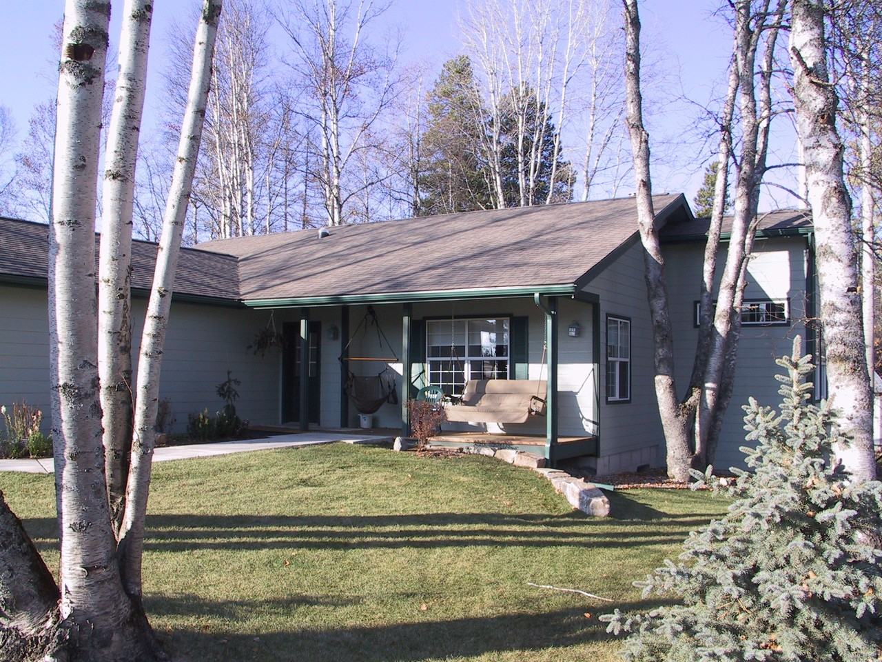 530 Glenwood Rd - Photo 3 of 13