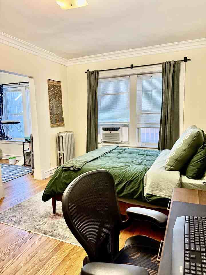 4423 W Fullerton Ave - Photo 4 of 9